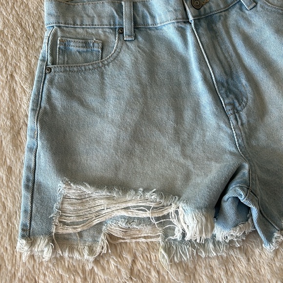 No Boundaries cut off jean shorts size 9 - Picture 15 of 16